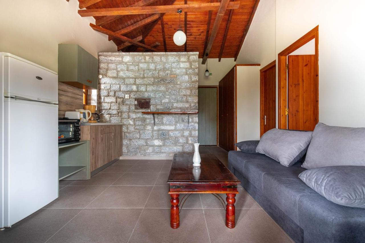 Porto Kalamitsi Stone-Built Bungalows 卡德哈米利 外观 照片